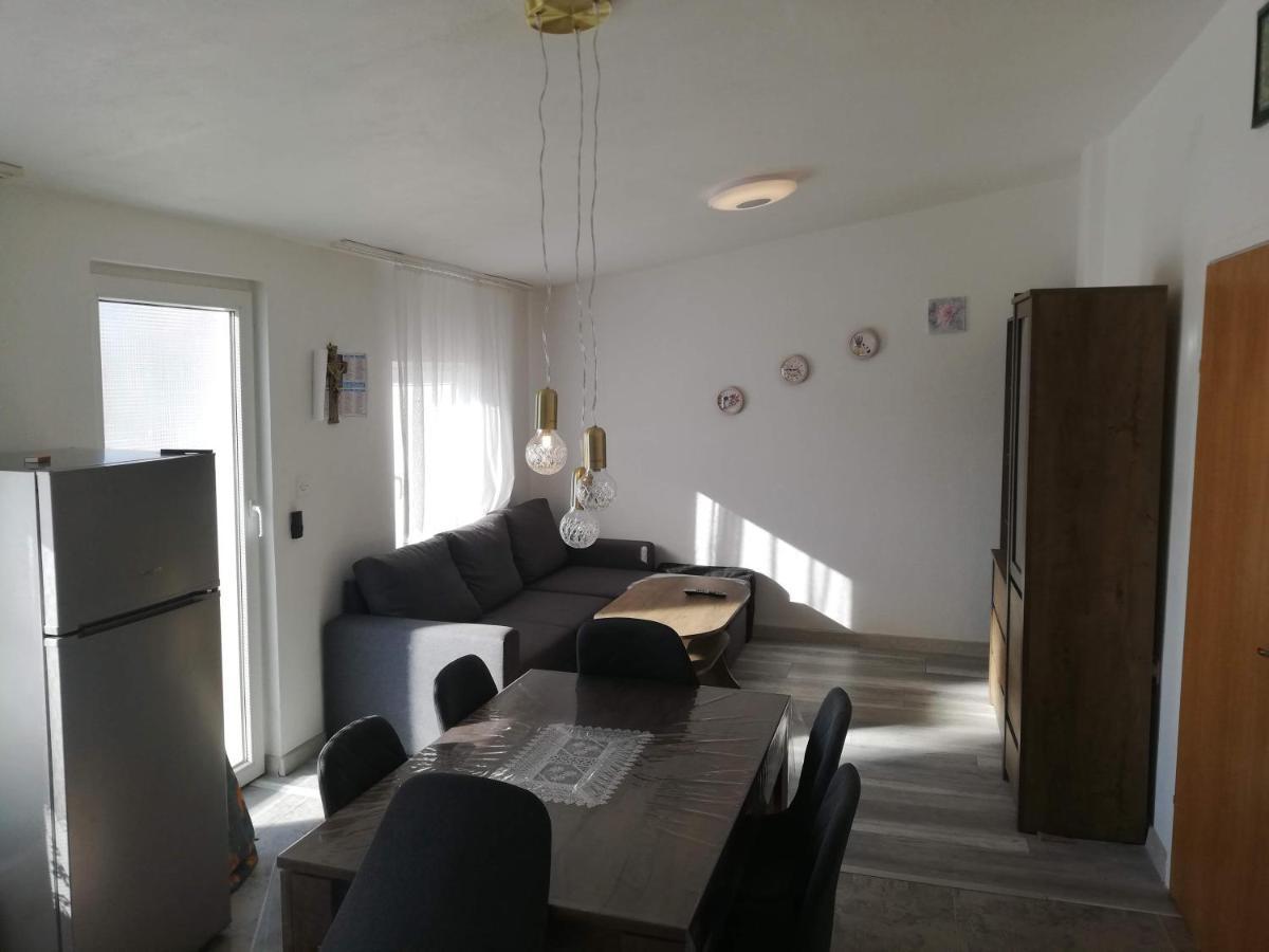 Apartman Kety Vir Esterno foto